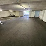 Apartment Design Mit Terrasse & Parkplatz *