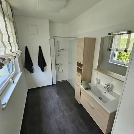 Design Mit Terrasse & Parkplatz 公寓