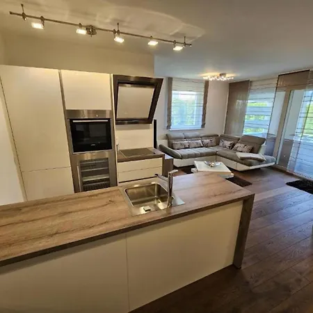 Apartment Design Mit Terrasse & Parkplatz Velden am Woerthersee