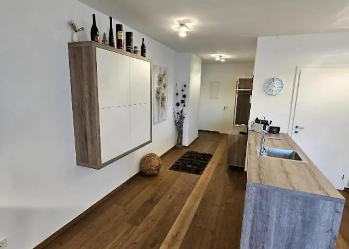 Apartment Design Mit Terrasse & Parkplatz *